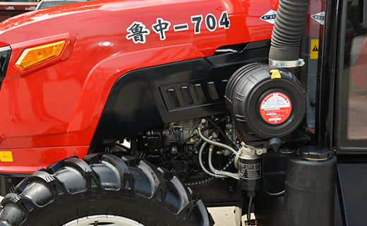 AG亚游-704型拖拉机